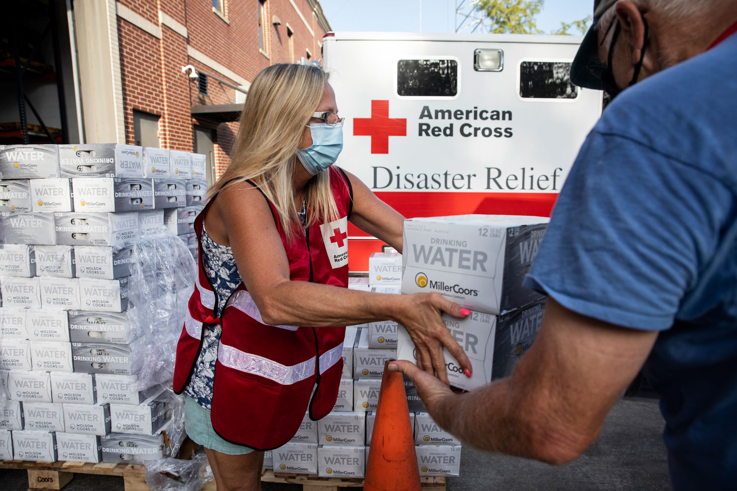 Be A Hero Become A Red Cross Volunteer Now