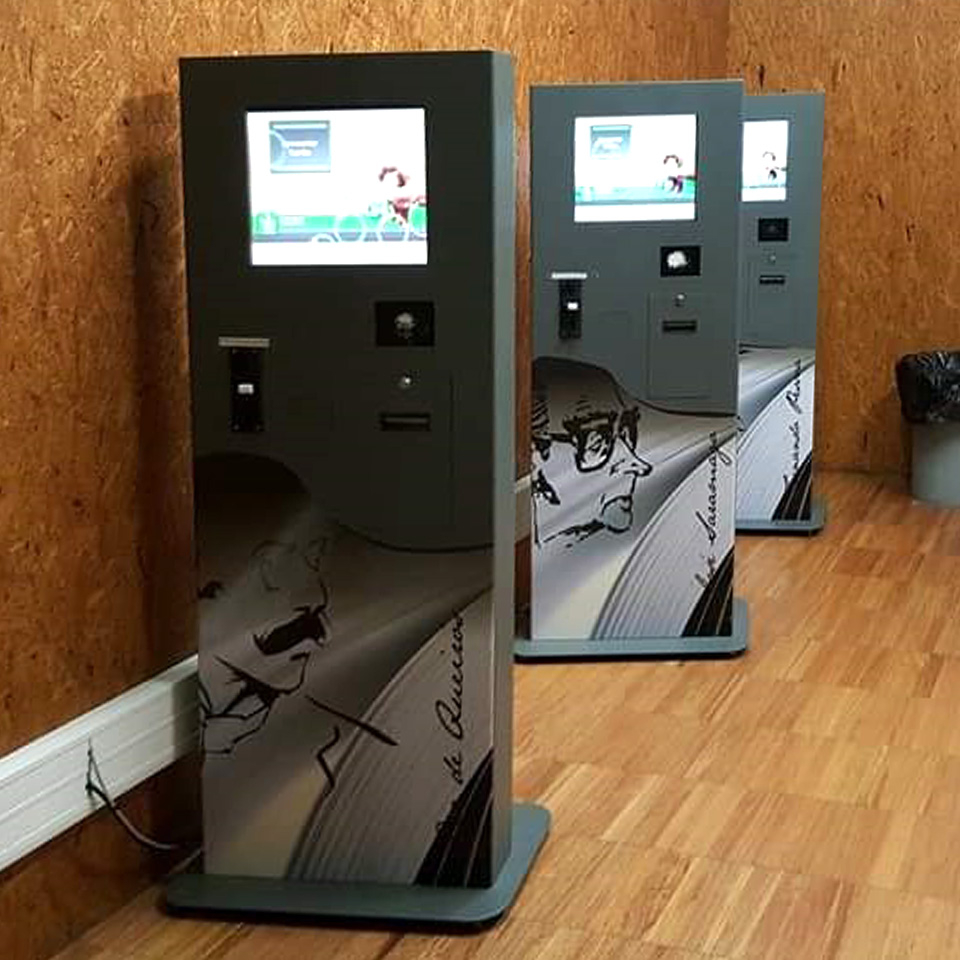 Camilo Castelo Branco High School With Self Service Kiosks QMAGINE